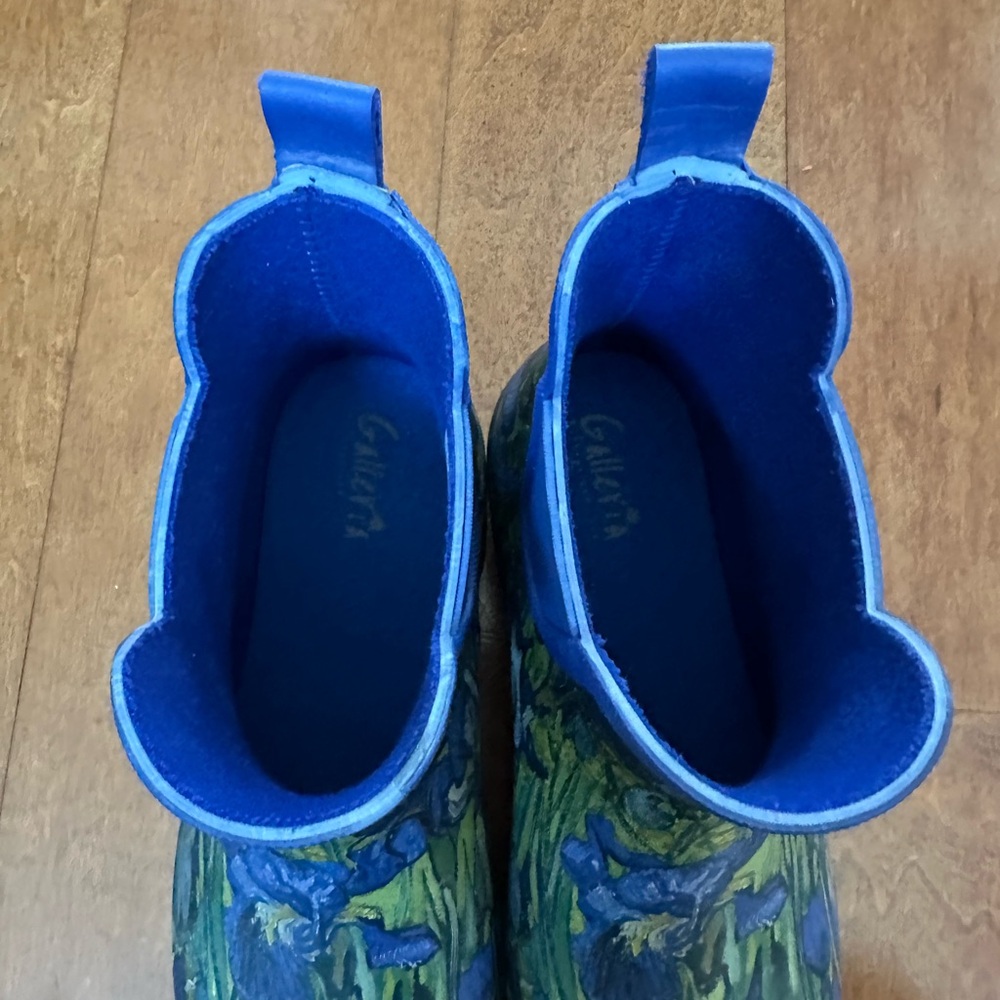 Womens Blue Art-Inspired Rubber Boots - Picture 5 of 6
